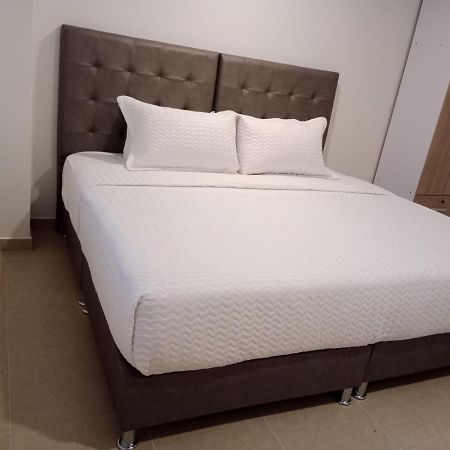 Aparta Suite Plaza Premium Bogota Bagian luar foto
