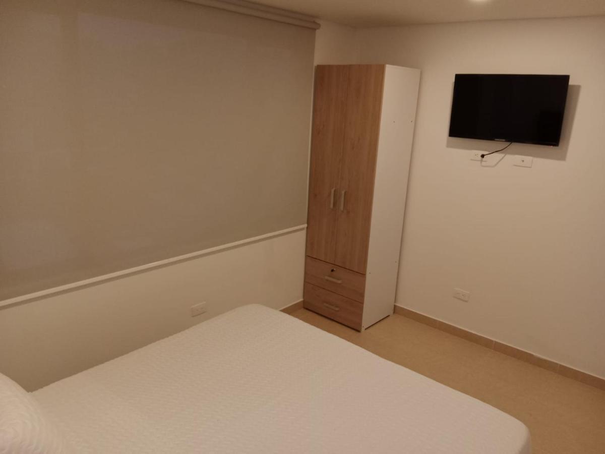 Aparta Suite Plaza Premium Bogota Bagian luar foto