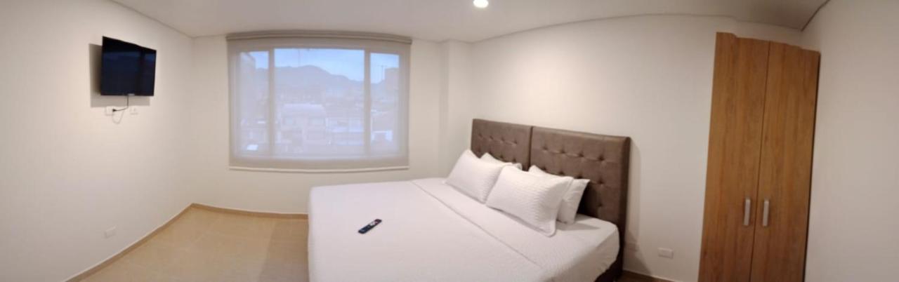 Aparta Suite Plaza Premium Bogota Bagian luar foto